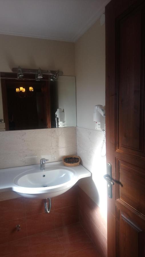 Hotel Pelasgos Каритена Экстерьер фото